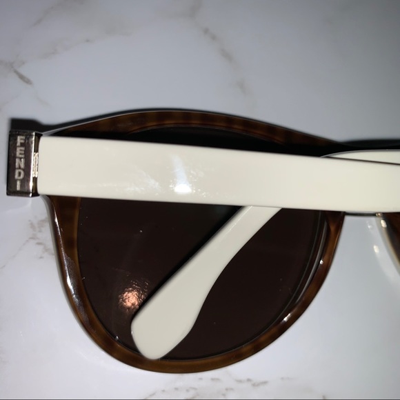Fendi Aviator Style Sunglasses - Picture 8 of 16